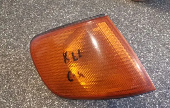Audi A6 S6 C4 4A Front indicator light