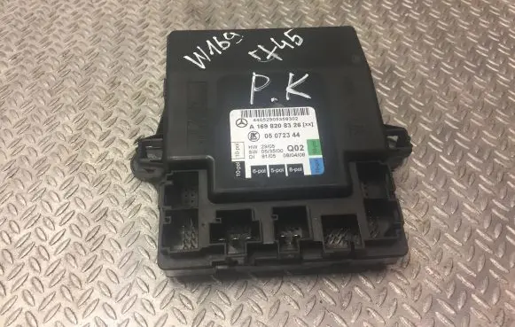 Mercedes-Benz A W169 Door control unit/module 1698208326 A1698208326