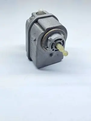 Renault Laguna I Headlight level adjustment motor H7700820054