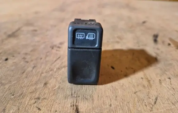 Volvo S70 V70 V70 XC Windscreen/window heater switch 9162952 99W37K