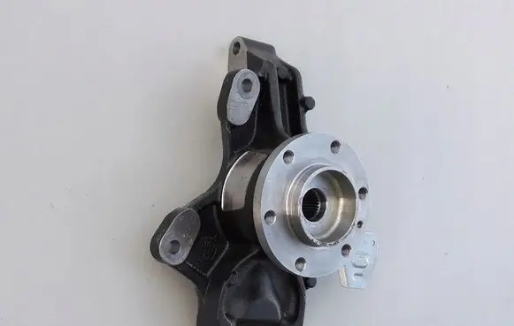 Mercedes-Benz Sprinter W906 Rear wheel hub A9063320602