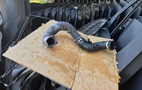 Renault Trafic II (X83) Turbo air intake inlet pipe/hose 93861664 GR3373