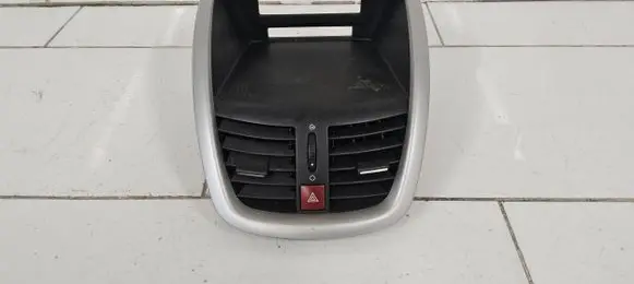 Peugeot 207 CC Dash center air vent grill A1099814 9650068177