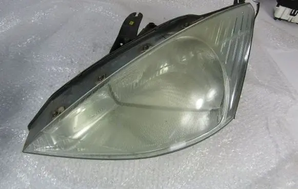 Ford Focus Headlight/headlamp 