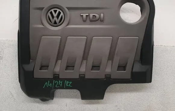 Volkswagen Jetta VI Engine cover (trim) 03L103925R
