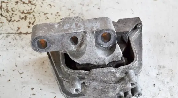Audi A3 S3 A3 Sportback 8P Engine mount bracket 1K0199262CR