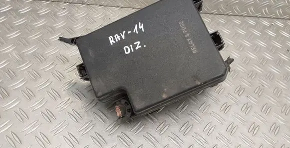 Toyota RAV 4 (XA40) Fuse box set 8266242350