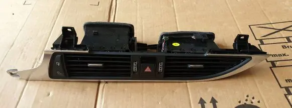 Dash center air vent grill
