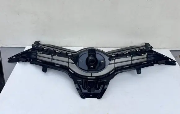 Toyota Auris E180 Front grill 5311402380