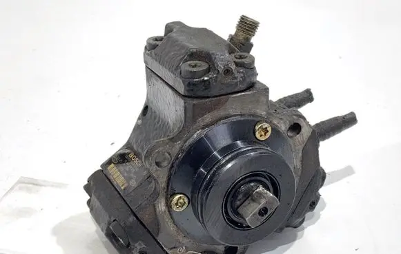 Hyundai Santa Fe Fuel injection high pressure pump 33100-27000