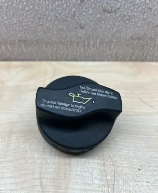 Mercedes-Benz E W211 Oil filler cap A0000100385