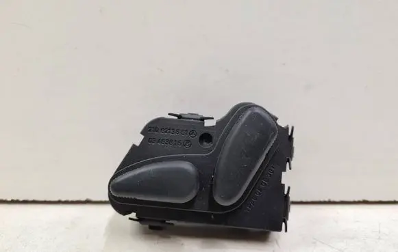 Mercedes-Benz C W203 Seat control switch 2108213851 03463815