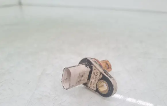 Opel Corsa E Camshaft position sensor 55566932