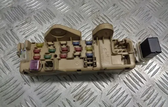 Mazda 323 Fuse box cover