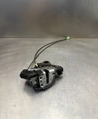 Toyota RAV 4 (XA30) Front door lock A046693 9042406