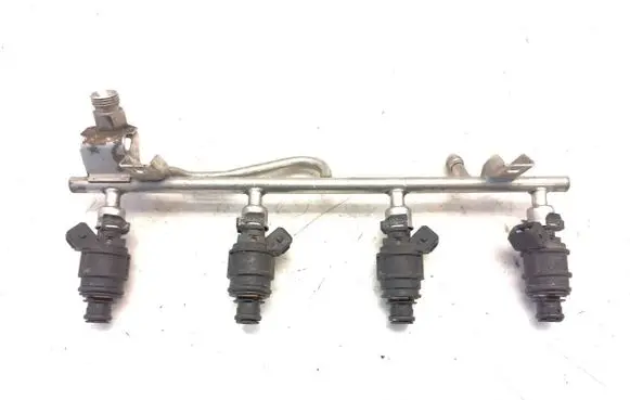Opel Zafira A Fuel main line pipe 90536149