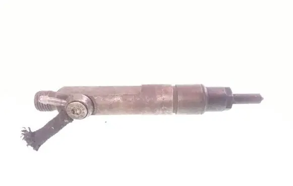 Audi A6 S6 C4 4A Fuel injector 046130201E