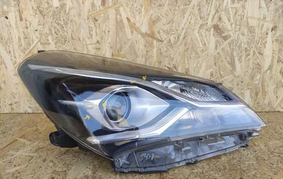 Toyota Yaris Headlight/headlamp MI04176
