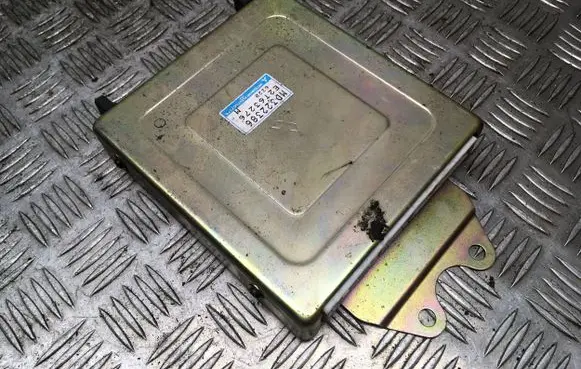 Mitsubishi Carisma Engine control unit/module MD322386 E2T63276 6220M