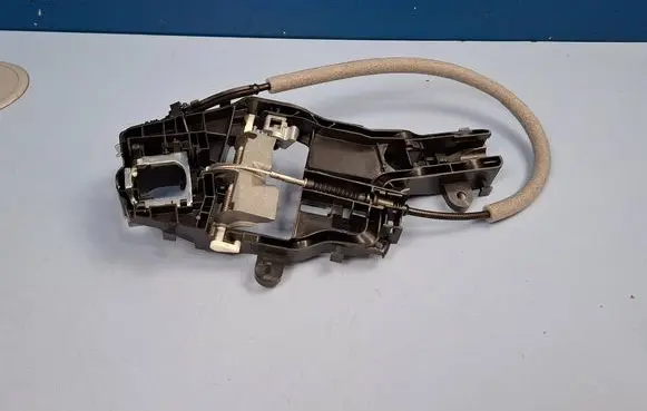 Volkswagen PASSAT B8 Front door exterior handle/bracket 517837811H