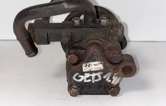 Hyundai Getz Power steering pump 571101C301