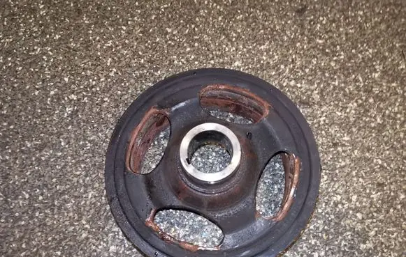 Mercedes-Benz C W203 Crankshaft pulley A1110350100