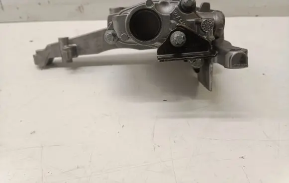 Mercedes-Benz GL X164 Oil pump A6421810647