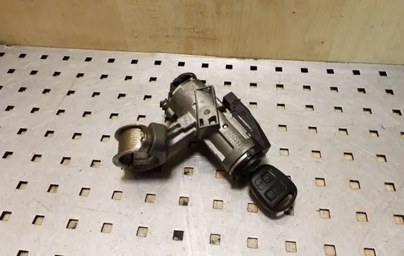 Toyota Corolla E120 E130 Ignition lock 45020024 8978302020