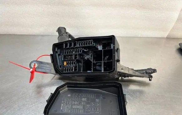 Toyota Camry VIII XV70 Fuse box set
