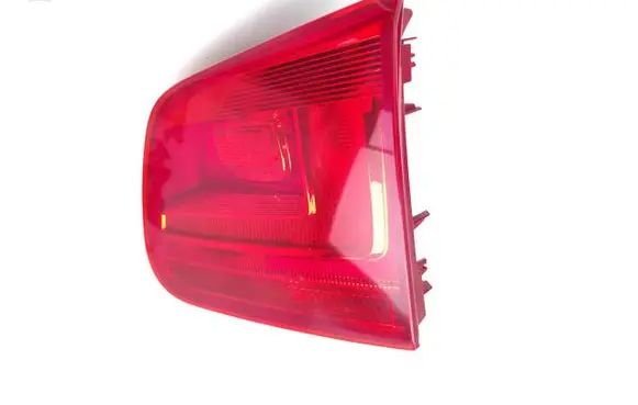 Tailgate rear/tail lights