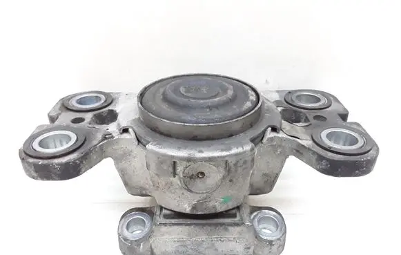 Volvo V70 Engine mount bracket 6G927M121RF