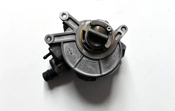 BMW 7 F01 F02 F03 F04 Vacuum pump 11668605976 1166860597601 8605976