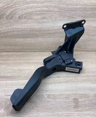 Ford Mondeo Mk III Accelerator throttle pedal 2S719F836DA Used