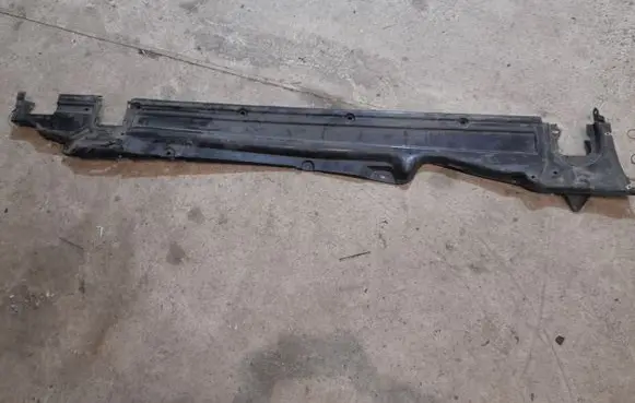 Volkswagen Touareg II Center/middle under tray cover 7P0825202A