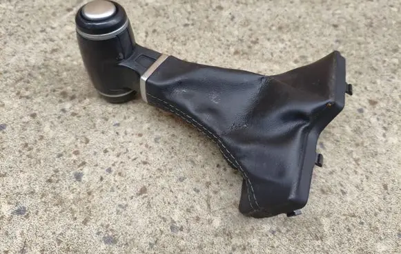 KIA Stinger Gear lever shifter trim leather/knob 
