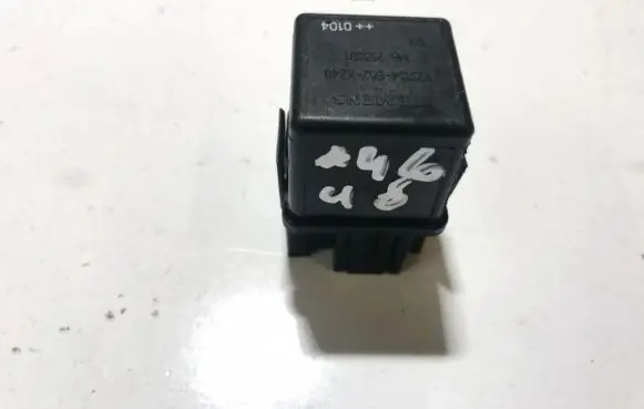 Mitsubishi Space Star Other relay mb953381 v23134-b52-x240