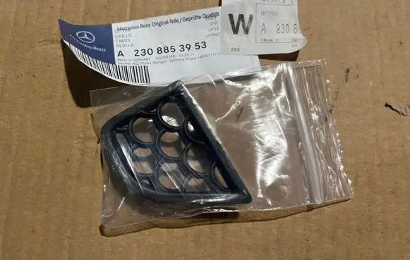 Mercedes-Benz SL R230 Front door card panel trim A2308853953