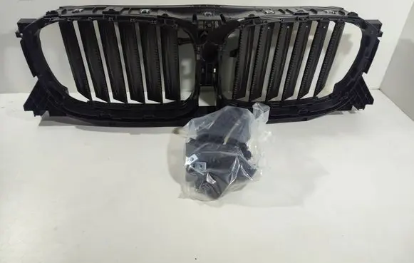 BMW X3 G01 Front bumper upper radiator grill 51137497227 7497227