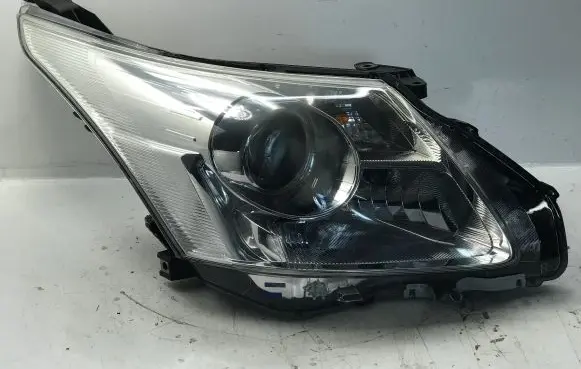 Toyota Avensis T270 Headlight/headlamp 8113005312 8113005311 8111805310