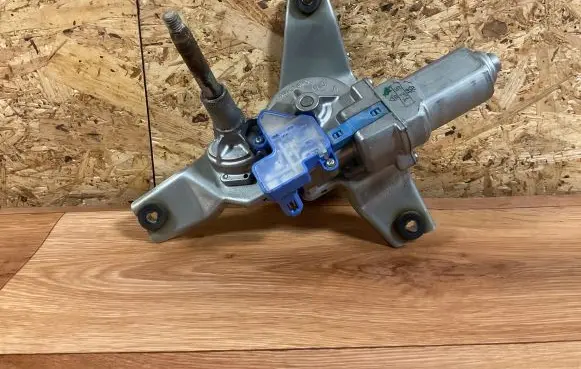 Honda FR-V Rear window wiper motor 33845D
