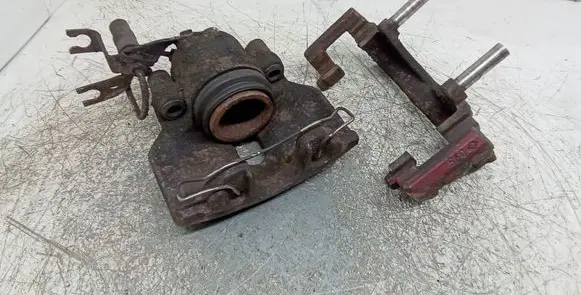 Audi A4 S4 B6 8E 8H Front brake caliper 885