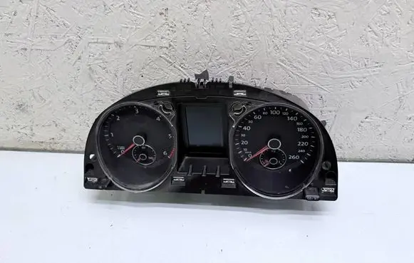 Volkswagen PASSAT B6 Speedometer (instrument cluster) 3C0920872B