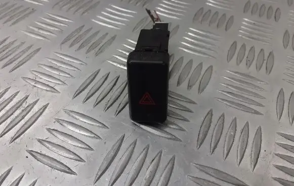 Mazda 3 I Hazard light switch BP4K664H0