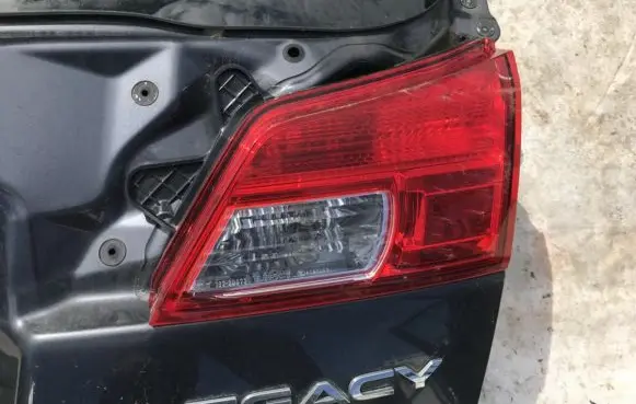 Subaru Legacy Tailgate rear/tail lights