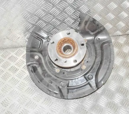 Rear wheel hub