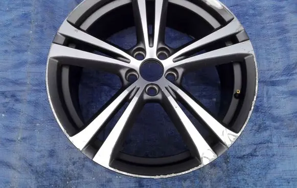 Volvo V40 R19 alloy rim 