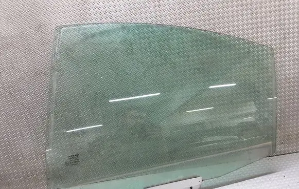 Volvo V70 Rear door window glass