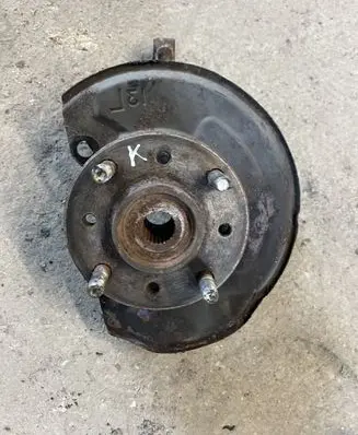 Mitsubishi Space Star Front wheel hub spindle knuckle