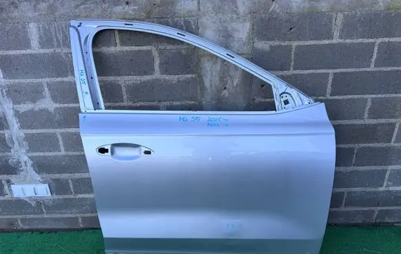 MG MG5 ev Front door 