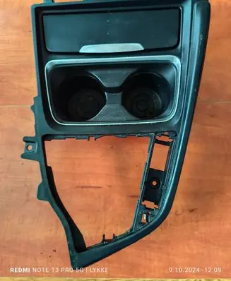 BMW 3 F30 F35 F31 Cup holder 9218926 58450713 105048744